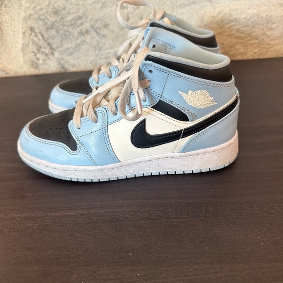 Air Jordan shoes - Picture 3 of 8